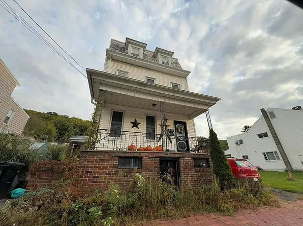 258 E Bacon St, Pottsville, PA 17901