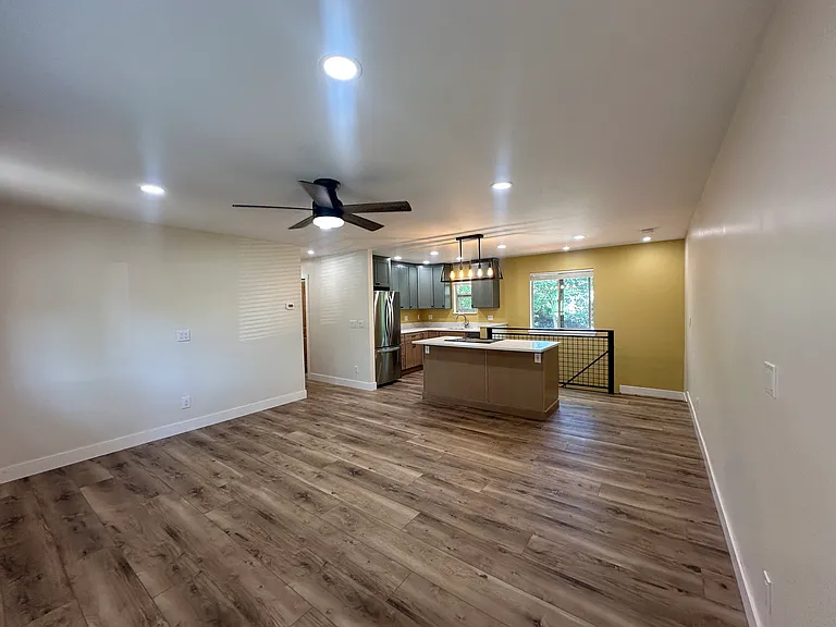 423 Huntridge Dr — Photo 6