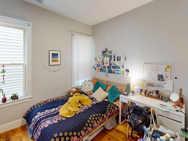 224 Lexington St #2 — Photo 8