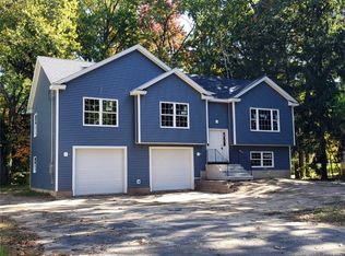 20 Avon St, Enfield, CT 06082