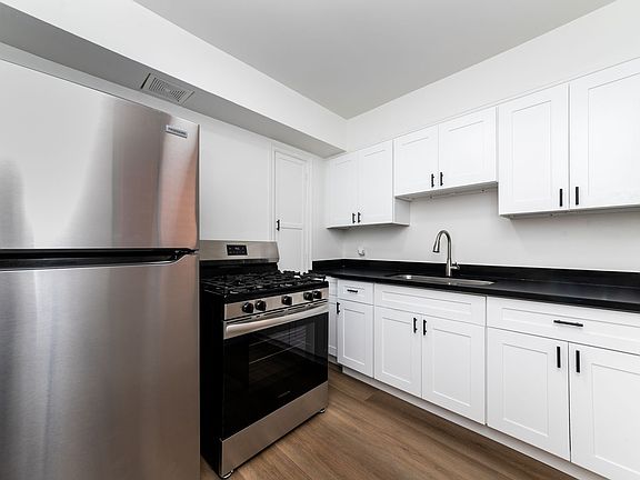 2nd image of 1769 N Orange Dr APT 27