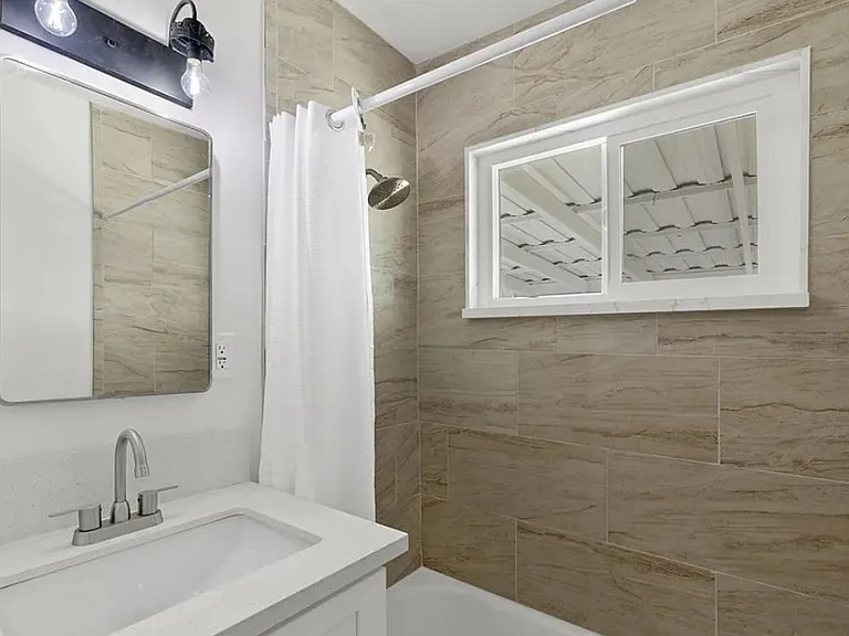16243 Yucca Ave — Photo 11
