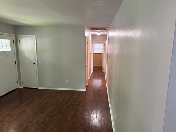 5th image of 1023 W Laurel St