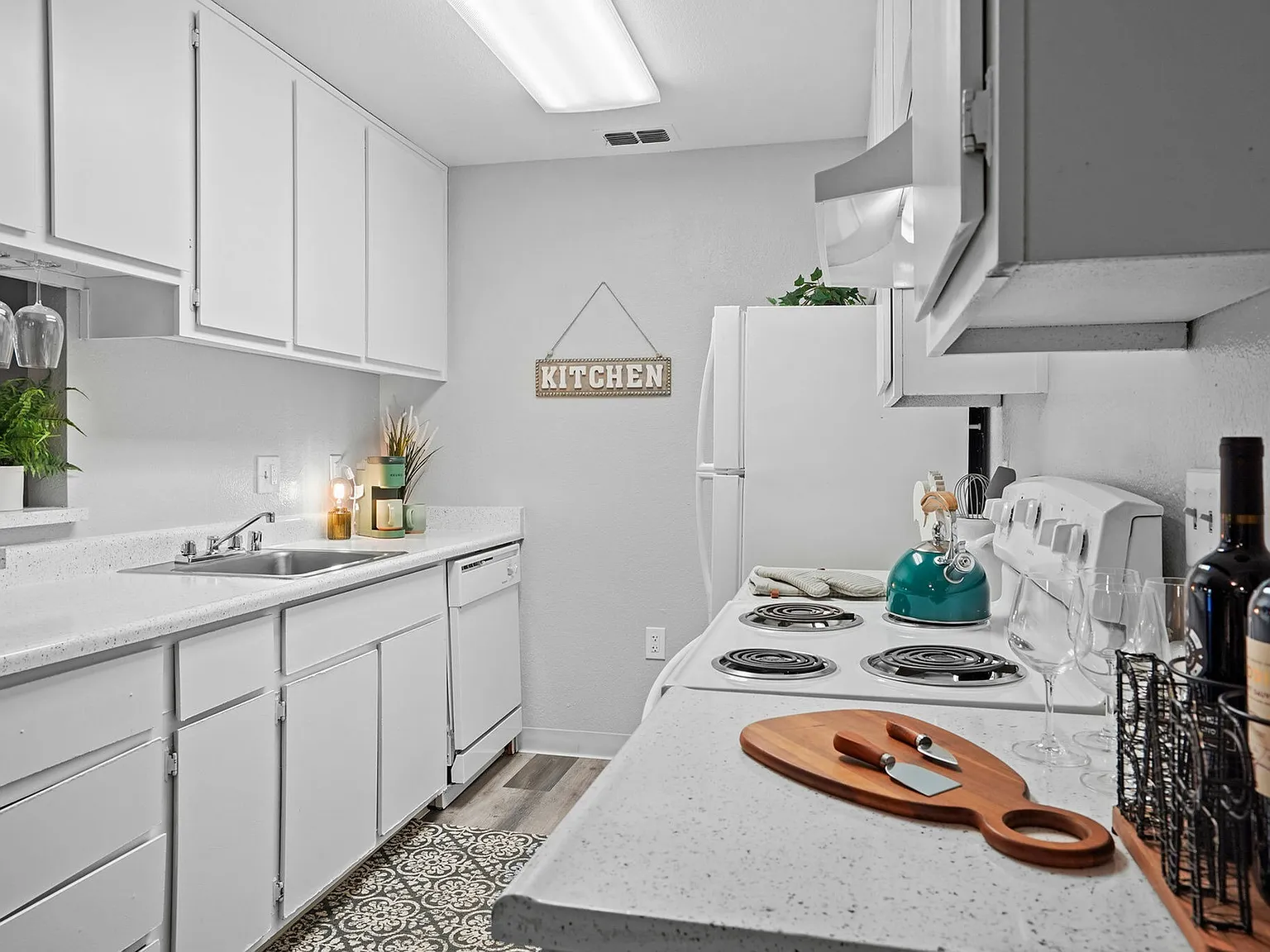 Gold Ridge Apartments — Photo 4