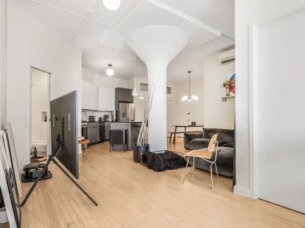 497 Pacific Street image 11 of 23