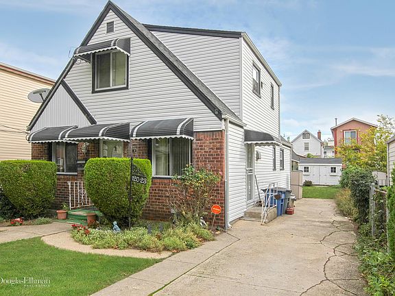 2nd image of 12023 146th St