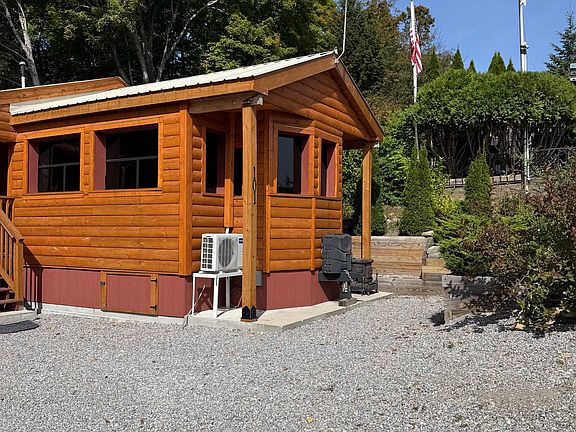 3rd image of 194 Buckley Road #101