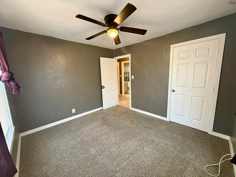 1901 Hines Blvd — Photo 11
