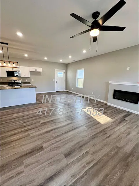 3 bed, 1455 sqft, $1,735 — Photo 2