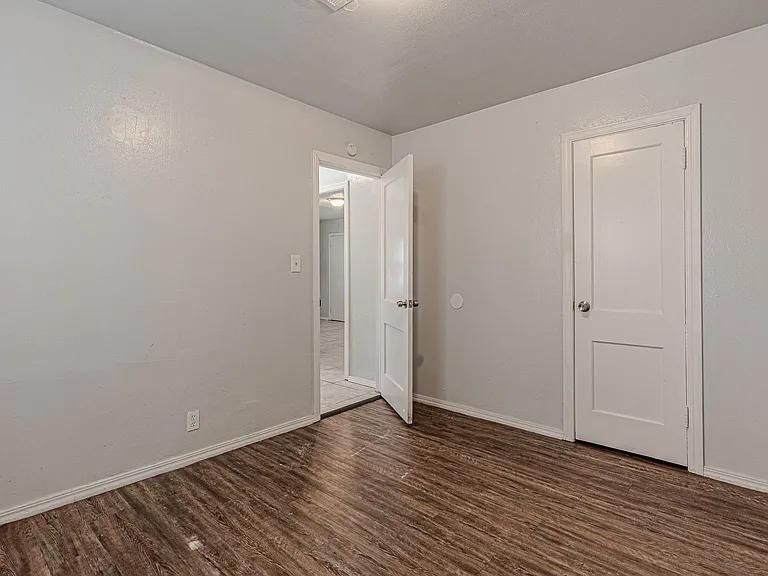 2705 NE 18th St — Photo 45