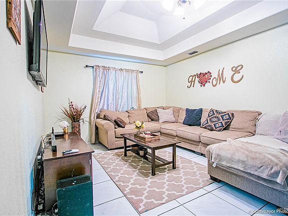 3rd image of 6918 Cambell Dr