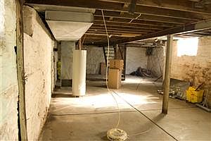 5th image of 4039 Lee Ave