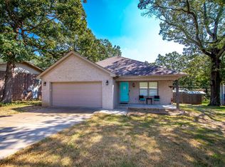 8320B Holiday Dr, Sherwood, AR 72120