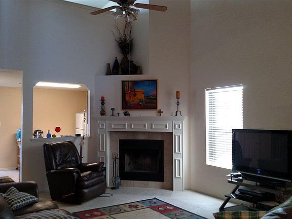 3rd image of 7 Echo Village Dr