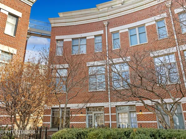 851 N May St APT E, Chicago, IL 60642