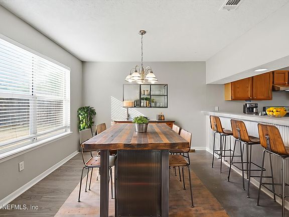 5th image of 8428 COUNTRY BEND Circle E