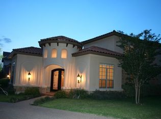 7 Sunview Rd, The Hills, TX 78738