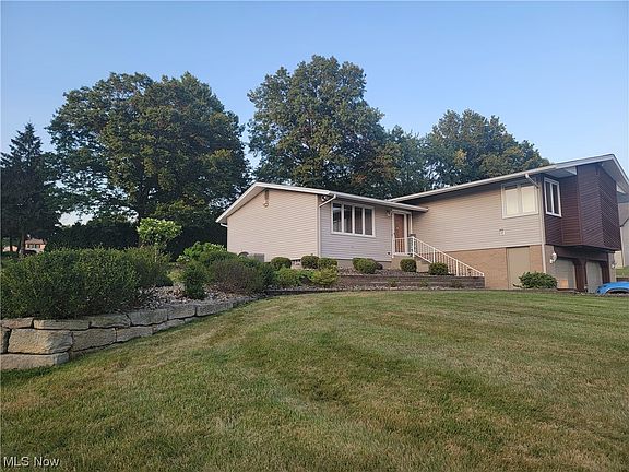 3rd image of 7091 Tamarack Dr