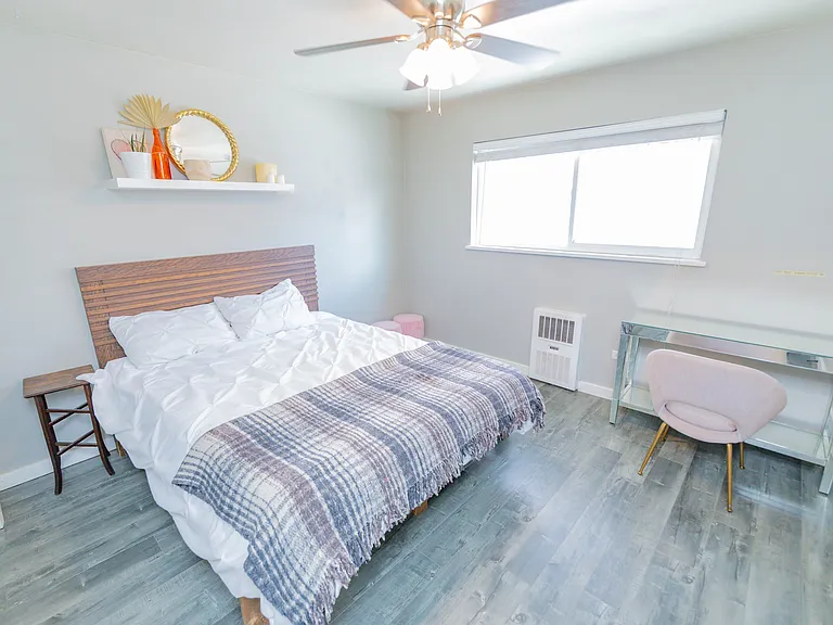 2260 S Valley Hwy — Photo 19