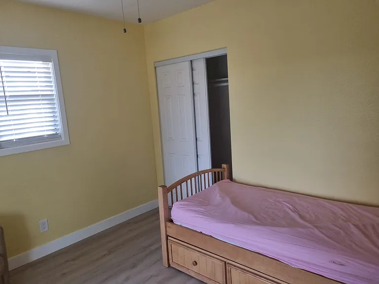 6052 Brooklyn Ave — Photo 8