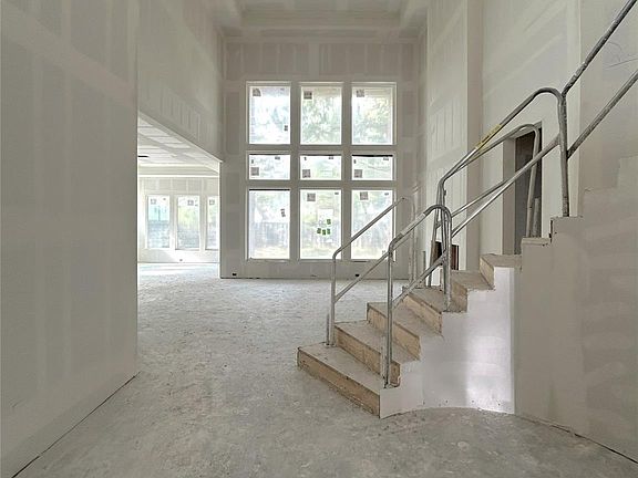 5th image of 7106 Raton St
