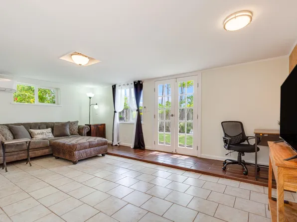 (undisclosed Address), Kailua, HI 96734