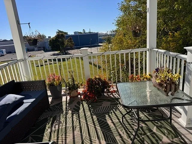 2 bed, 2.5 bath, 1842 sqft, $3,800 — Photo 4