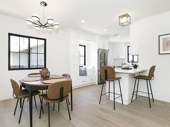 3rd image of 23408 Collins St