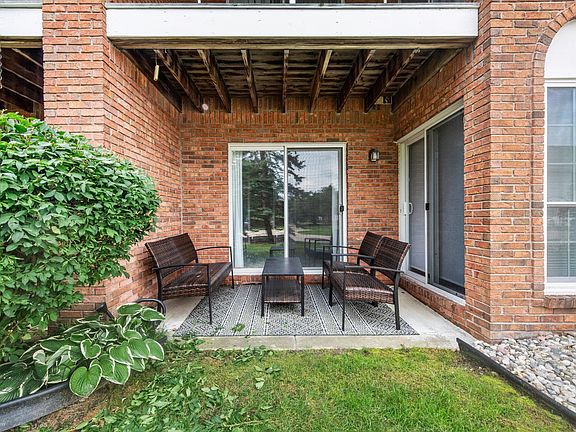 2nd image of 52018 Heatherstone Ave