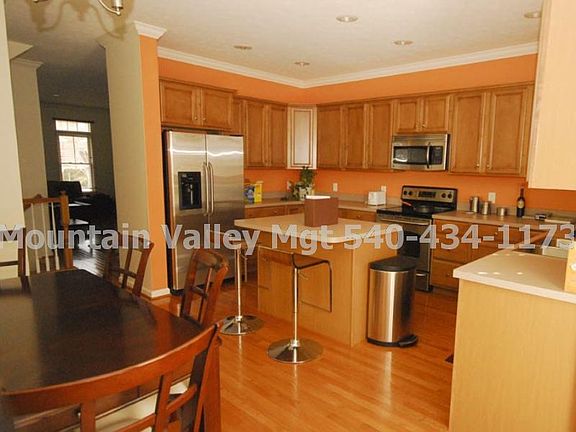 4th image of 2183 Deyerle Ave