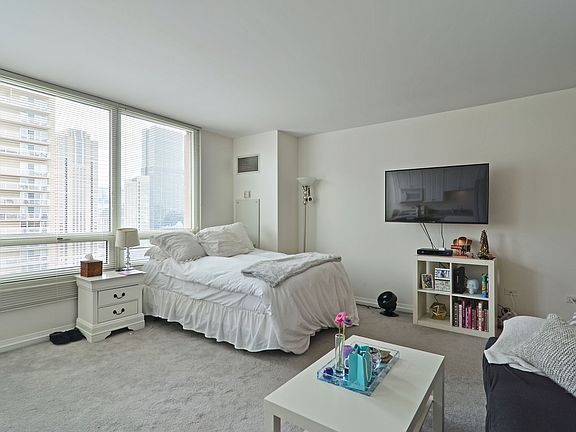 2nd image of 33 W Ontario St APT 28D
