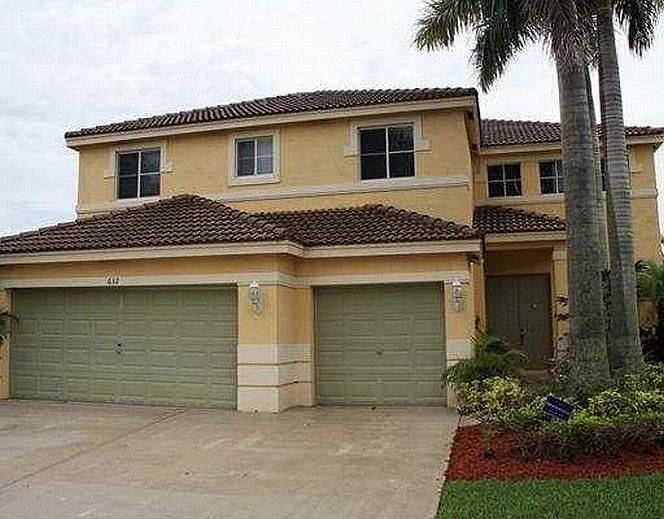1st image of 632 Honeysuckle Ln