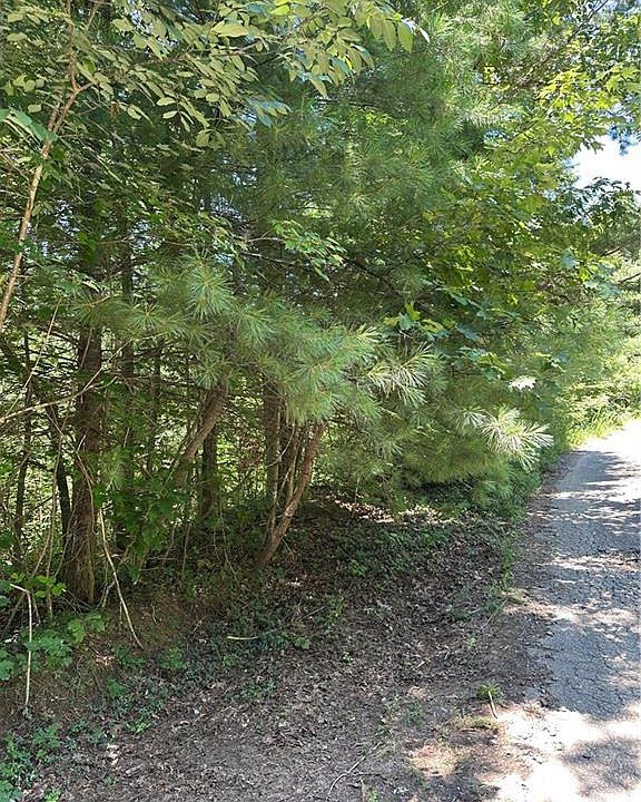 2nd image of 3960 Winston Dr