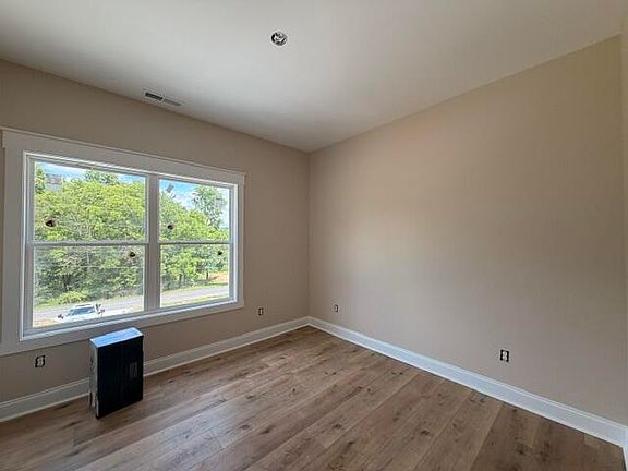 5th image of 3110 Old Morris Rd