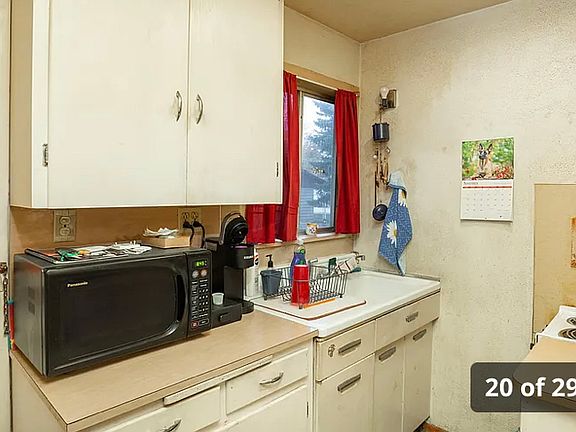 4th image of 608 E Barker St #1