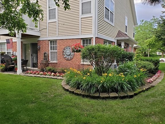 2nd image of 237 Ashbury Ln W