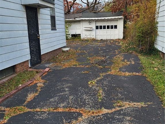 2nd image of 19517 Harvard Ave