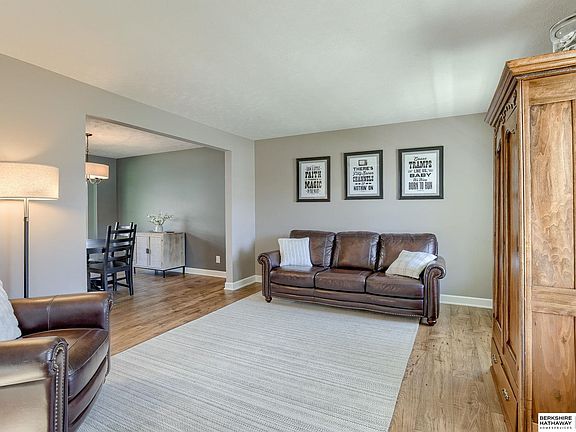 5th image of 5806 S 158th St