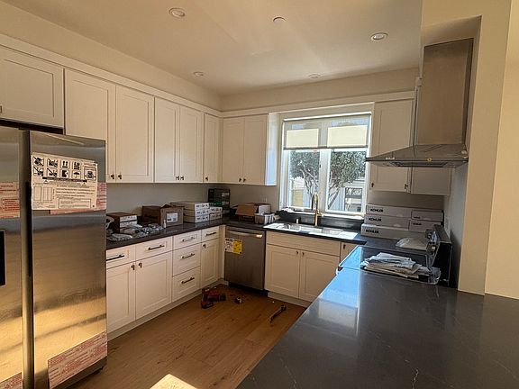 4th image of 447 Main St #6