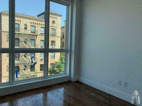 4th image of 1267 Pacific St APT 3B