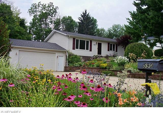 1st image of 590 Prior Park Dr