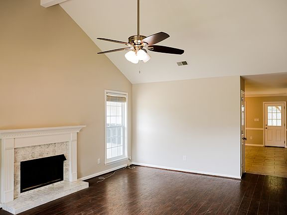 2nd image of 172 Brookhollow Dr