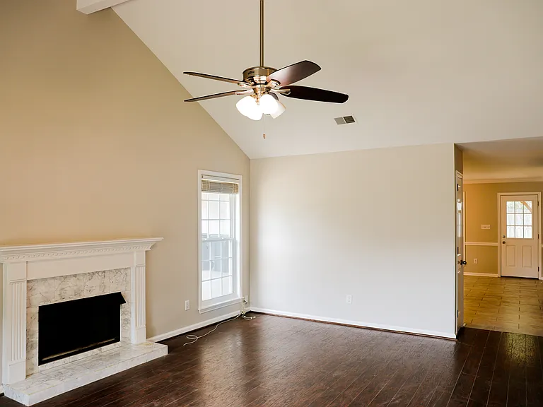172 Brookhollow Dr — Photo 2