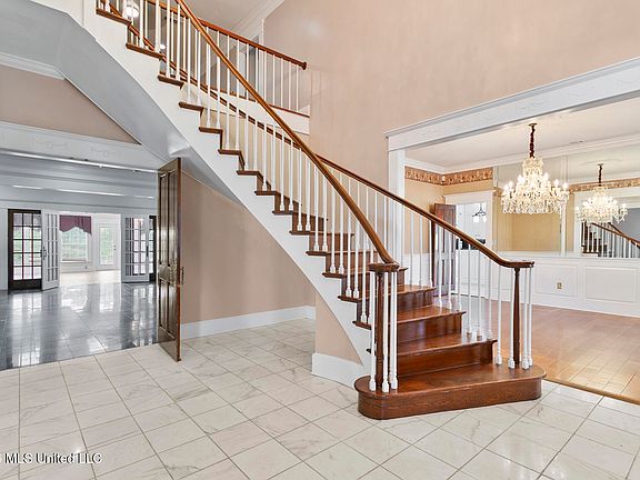 3rd image of 8 Twelve Oaks Pl