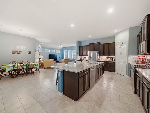 3rd image of 717 Wormwood Dr