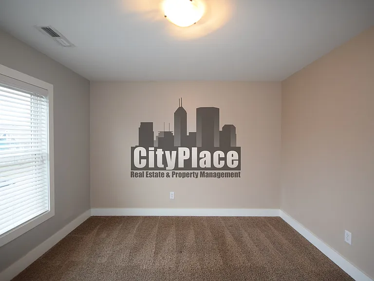 1223 E New York St — Photo 21