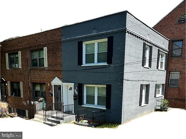 1st image of 4934 Just St NE
