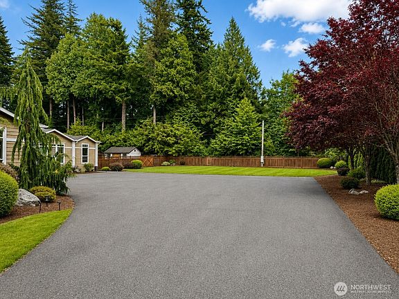 5th image of 1165 W Axton Road