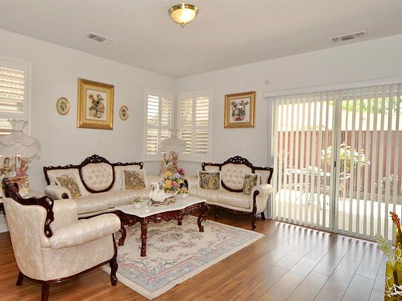 5th image of 260 Aruba Cir