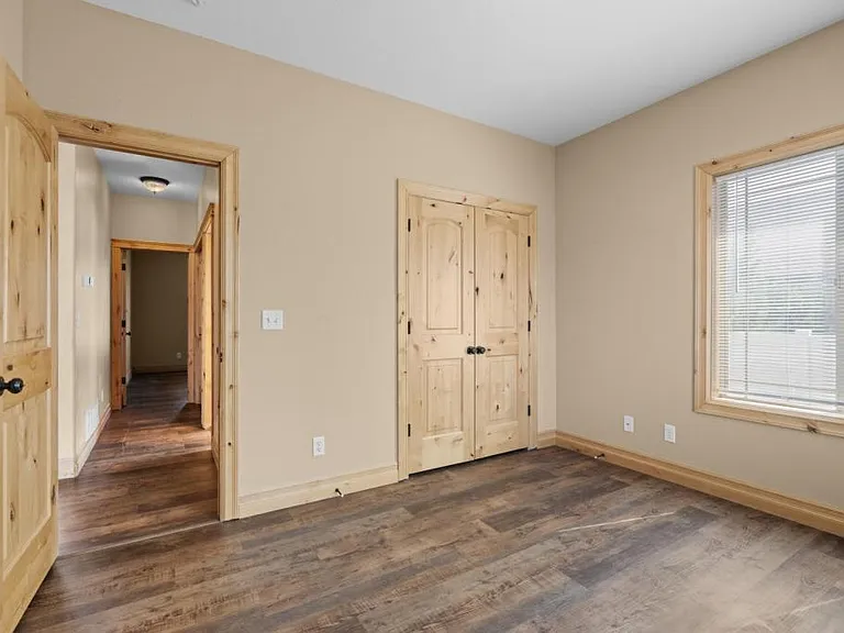 2612 Eastview Dr — Photo 12